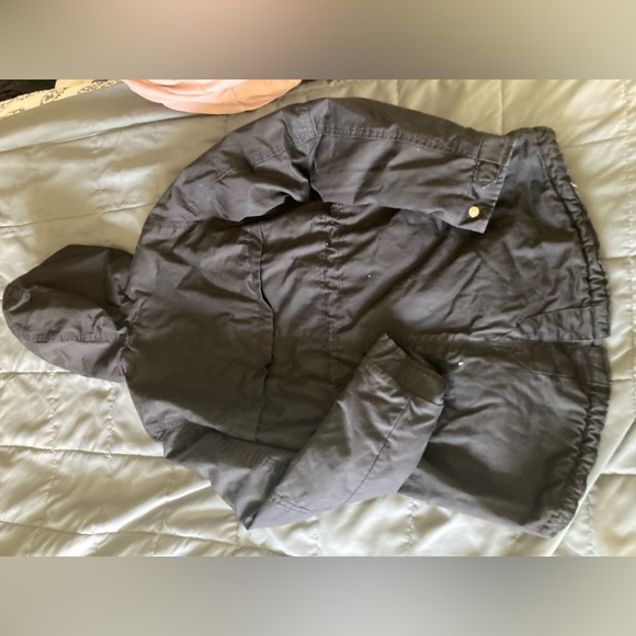 H & M Deleted Brand Winter Coat ~ Like New! - Picture 4 of 7